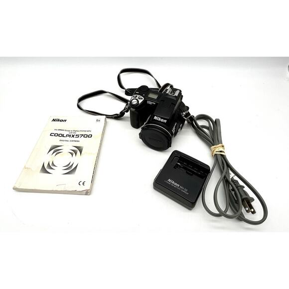 Nikon Coolpix 5700 5MP Digital Camera W/ Accessories Manual SD Card Working - Picture 1 of 16